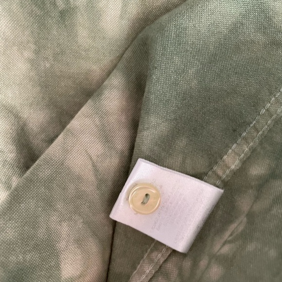 RVCA That'll Do Bleached Short Sleeve Button Down Shirt. Size X-Small - Picture 7 of 7